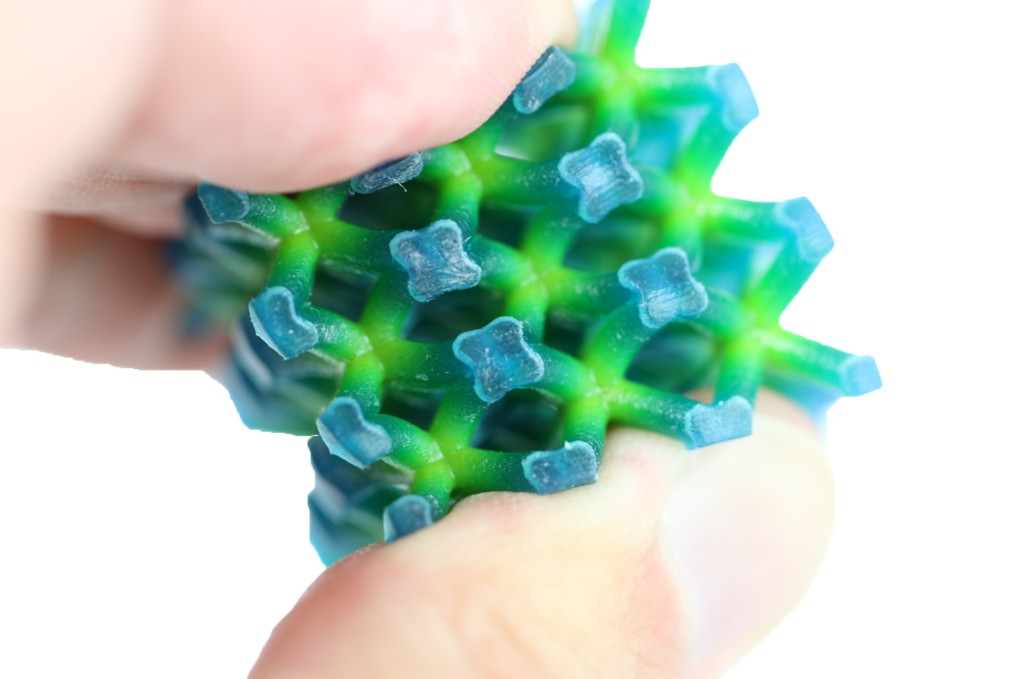 科罗拉多大学博尔德分校研发开源多材料3D设计工具OpenVCAD